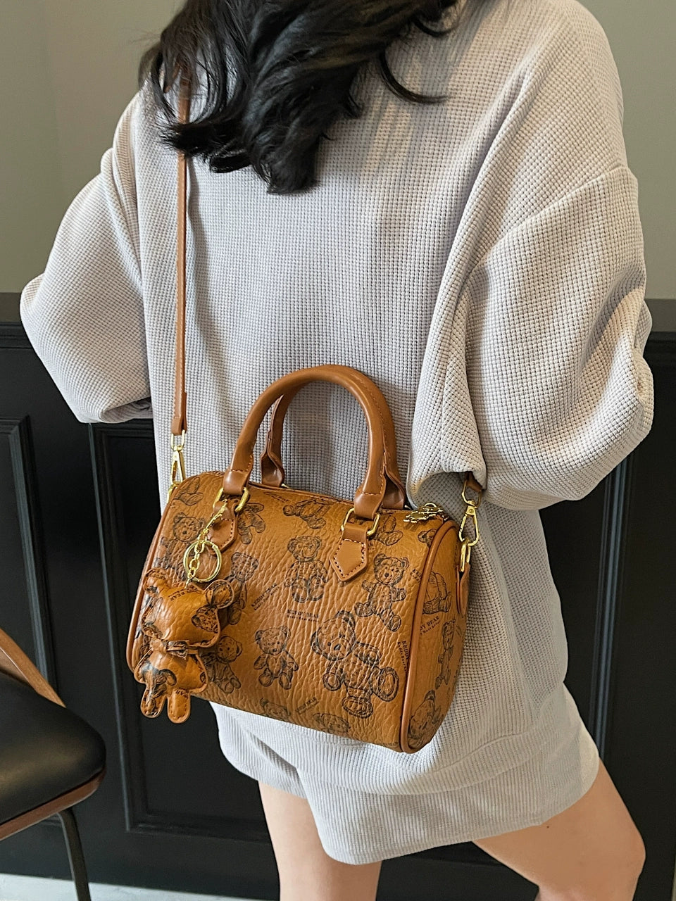 Helen Lasichanh's Custom Fur Louis Vuitton Speedy 25: A Met Gala 2025 Accessory That Redefines Bold Fashion