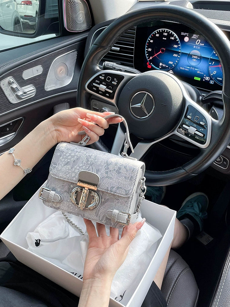 SKTSTY Genuine Niche Design Embroidered Small Square Bag 2025 New Versatile High-end Hand-Held Crossbody Bag